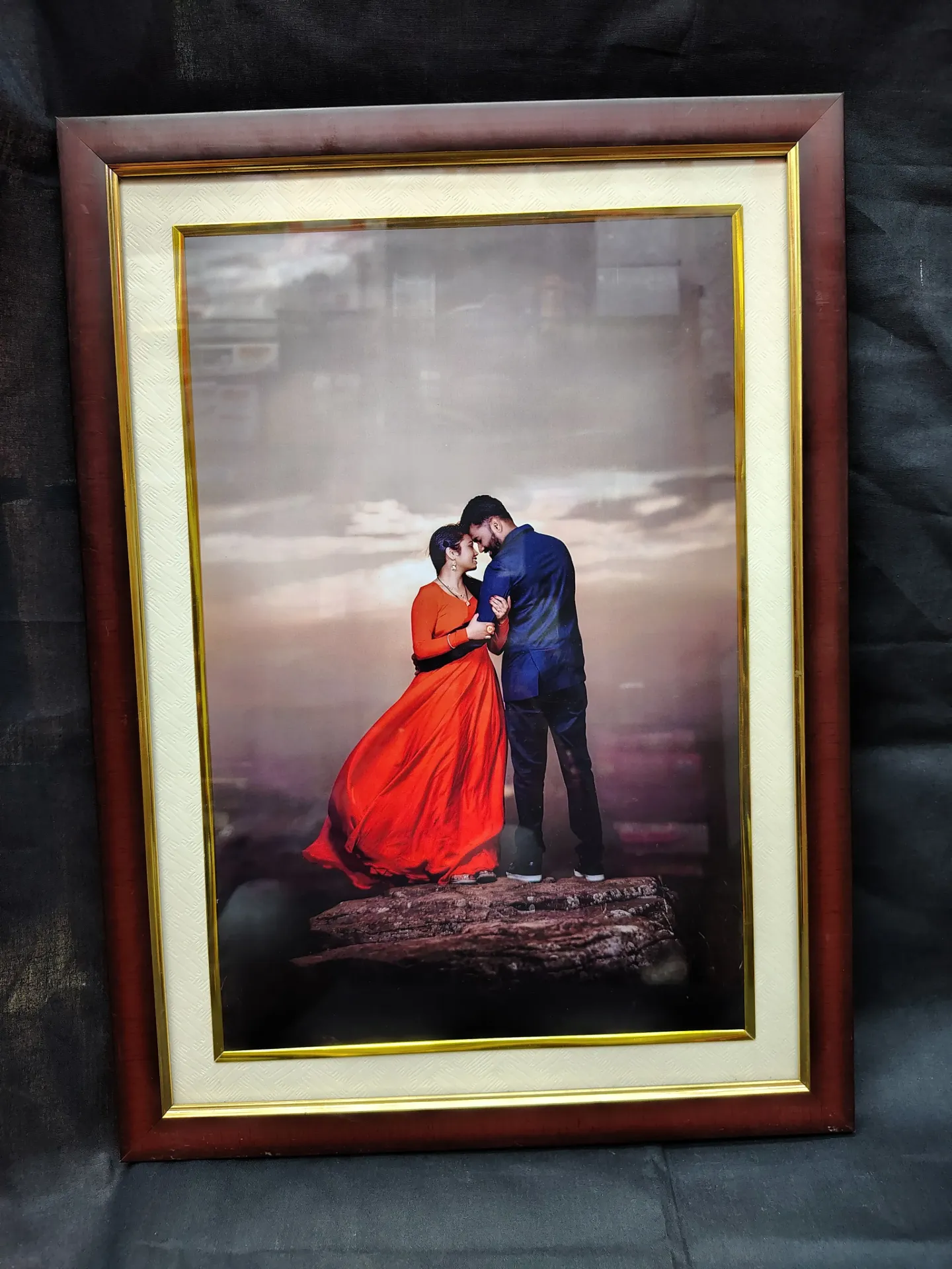 WOODEN GLASS PHOTO FRAME